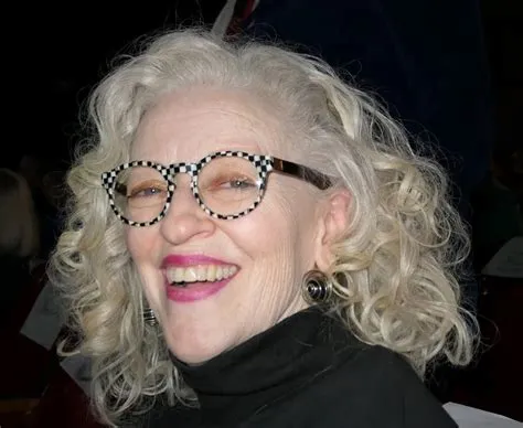 Iconic Fort Worth Artist Puts Her Spotlight on Others With Artist a Day ...