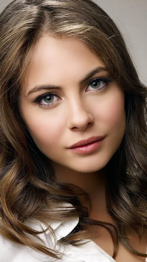 von Sérgio Novelli auf Retratos | Schönheit mädchen, Gesicht ...