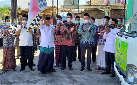 Bagi Sembako pada Dhuafa, MUI Jember Turut Entaskan Kasus Kemiskinan ...