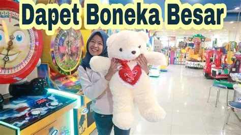 Dapet Boneka Bear Besar😱 Bermain Di Golden Market Jember - YouTube