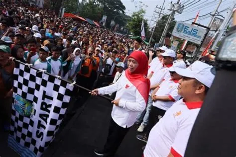 Gelar Jalan Sehat Hari Jadi Provinsi Jatim Ke-78, Bupati Jember Bareng ...