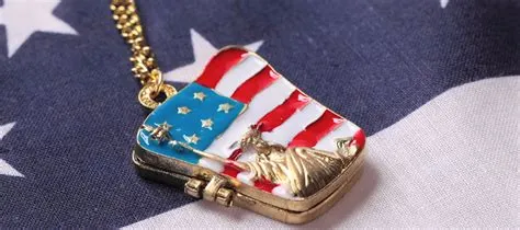 7 Creative Ideas To Display Your Enamel Pins | Hockey Pins ...