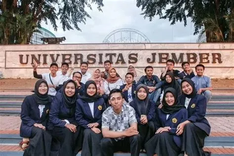 4 Universitas Terbaik di Jember Versi Edurank, UNEJ Paling Melesat ...