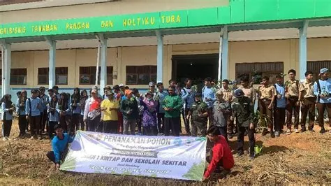 Meriahkan Hari Ozon Internasional, Ratusan Kader Lingkungan Tanam Pohon ...