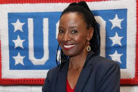 Model and lifestyle guru B Smith dies aged 70 | The Independent | The ...