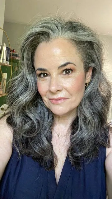 Kelly O’Doherty on Instagram: "FIVE DAY HAIR REFRESH Ever in a place ...