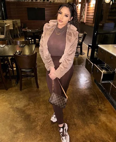 Sophie Sierra | 🤎 | Instagram