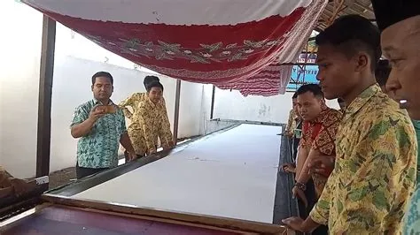 cara membatik dari SMK negeri 6 Jember tanggul - YouTube