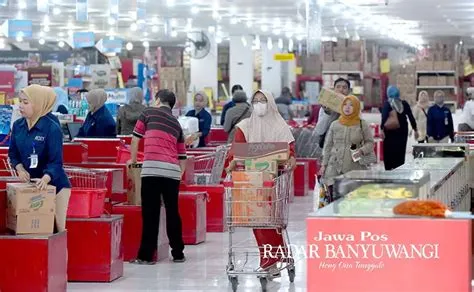 Toko Madura di Banyuwangi Kian Menjamur, Roxy Supermarket Justru ...