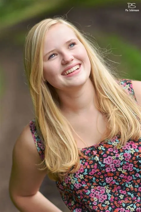 Natürlich schön / A.E. Foto & Bild | portrait, portrait frauen, outdoor ...