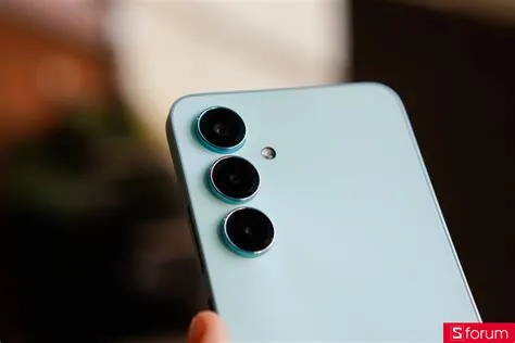 Trên tay nubia V80 Max: Đẹp như Samsung S25, pin 6000mAh