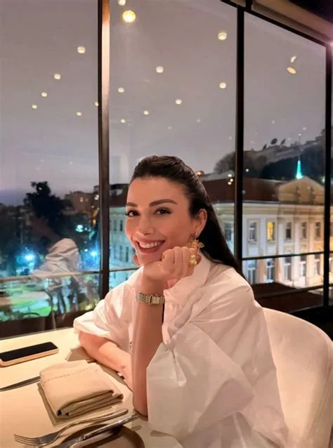 by Raji Kumar on my style in 2025 | Headshots women, Photography ...