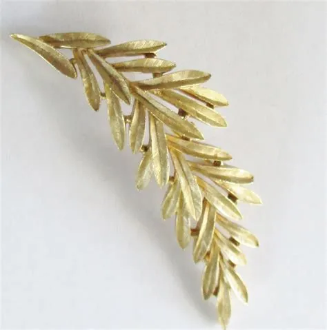 What Is A Leaf Brooch at Brian Braxton blog