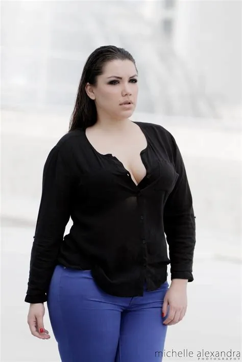 Mariesther Venegas | Curvy girl fashion, Curvy fashion, Fashion