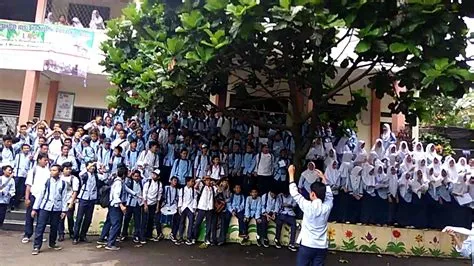 LATIHAN Suporter SMPN 1 CIOMAS KABUPATEN BOGOR(1) - YouTube