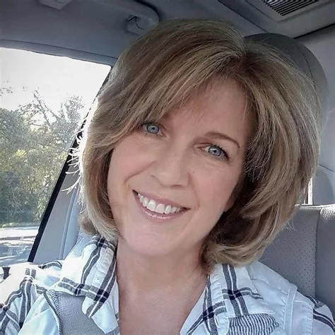 Beautiful Women Over 50, Beautiful Ladies, Older Beauty, Long Gray Hair ...