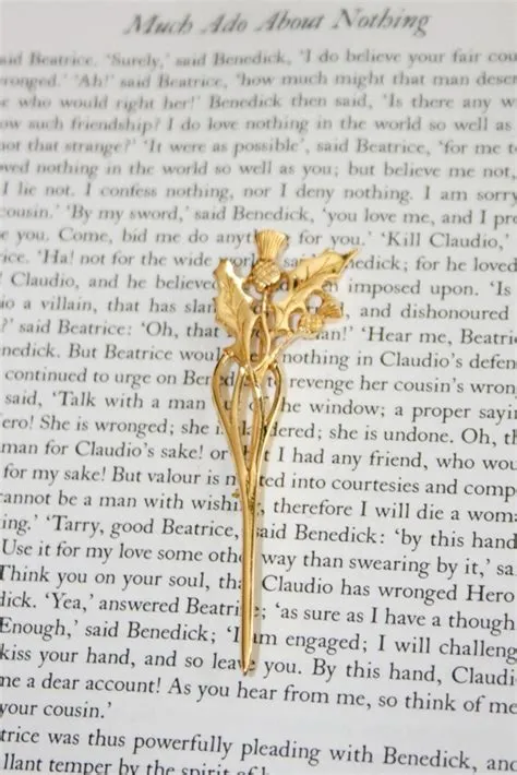 Scottish whistle- Large Leaves Brooch - Gold Tone Whe… - Gem
