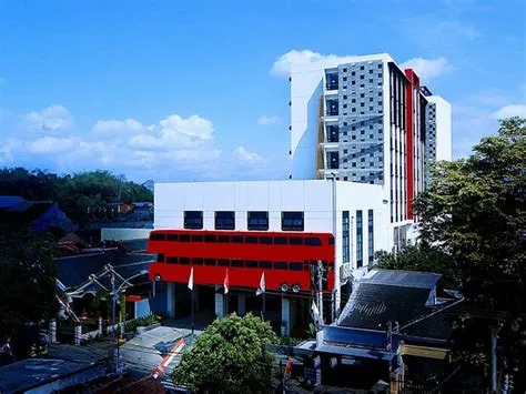 HOTEL DAFAM FORTUNA JEMBER (Jember, Indonesië) - foto's, reviews en ...