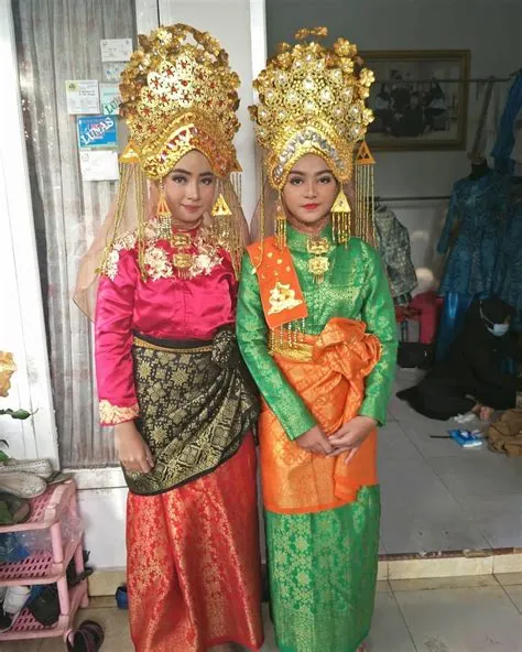 Pakaian Tarian Zapin : Tarian Zapin Johor - Marco Li Fonti