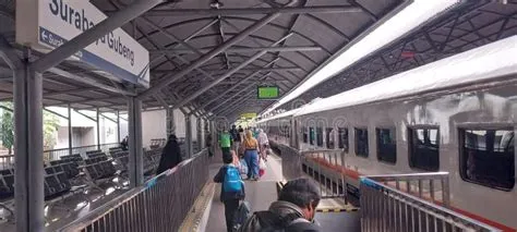 Stasiun Gubeng Surabaya Jawa Timur Indonesia Editorial Stock Image ...