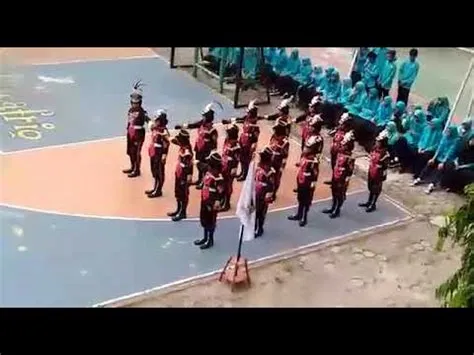 Demo eskul Paskibra SMPN 124 Jakarta Selatan - YouTube