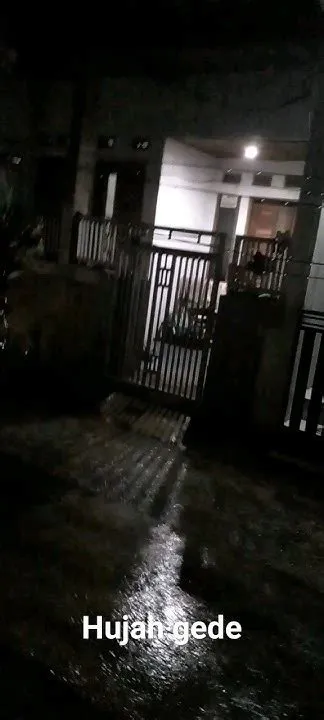hujan gede - YouTube