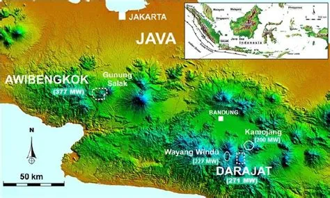 Map of West Java showing major cities and volcanic centers. Also shown ...