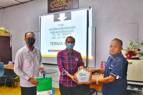 puncak bumi utama sdn bhd - EllietaroRoss