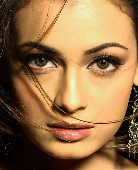 ディヤ・ミルザ | 世界美人特集