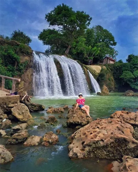 Pantai dengan Air Terjun di Jawa Timur, Dapat Dua Wisata Sekali Berkunjung