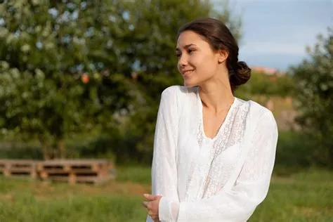 Discover the Most Pretty Women in the World on Millionair