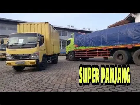 PARKIR HINO JEMBER | HINO 500 - YouTube