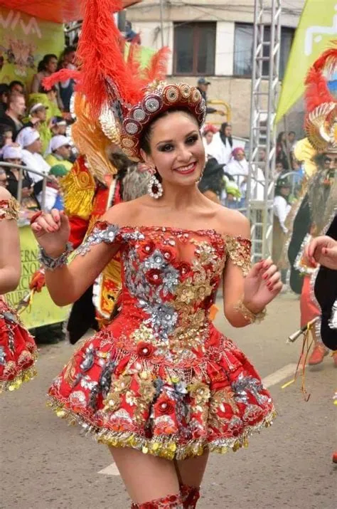 Bordados | Carnival dress, Carnival girl, Culture clothing
