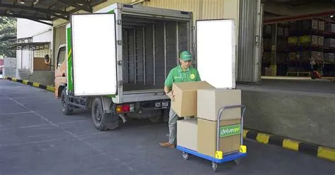 Mobil Box Kecil Jasa Pengiriman Barang Elektronik 2025