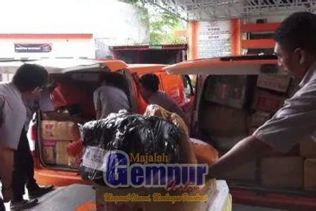 Pengiriman Paket di Kantor Pos Jember Meningkat