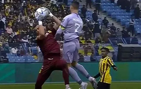 Cristiano Ronaldo Undang Empat Pemain Manchester United Menonton Laga ...