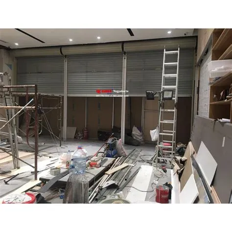 Pemasangan Rolling Door One Sheet Full Perforated di OPPO Roxy Square ...