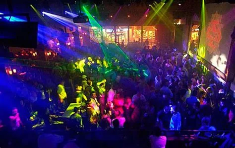 Nightlife in Batam | Popular Batam nightspots | Batam night party ...