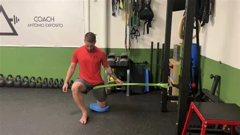 Half-Kneeling Lateral Band Hip Distraction - YouTube