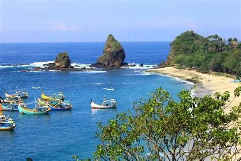 Harga Tiket Masuk dan Lokasi Pantai Papuma Jember, Surga Wisata Yang ...