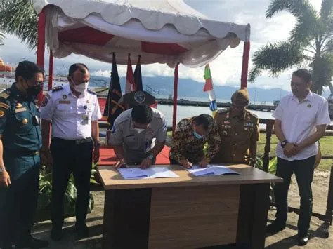 KM Sabuk Nusantara 89 Resmi Beroperasi Di Perairan Teluk Palu dan Selat ...