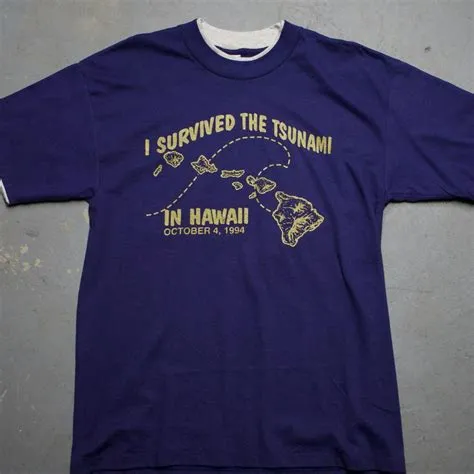 Hawaii Tsunami 1994 T-shirt - Depop
