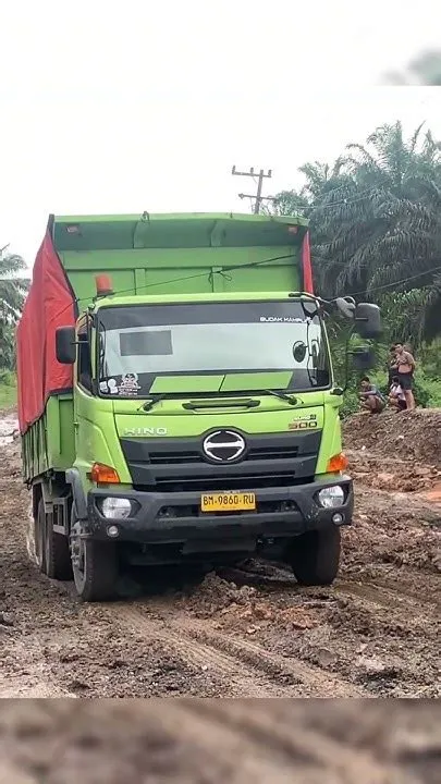 Hino Lohan Jember 500 - YouTube