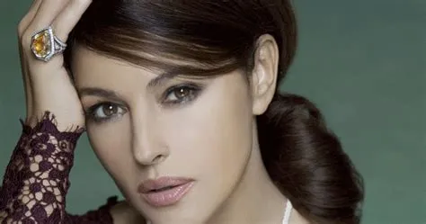 Top 18 Countries with World’s Most Beautiful Women– EaseMyTrip.com - EU ...