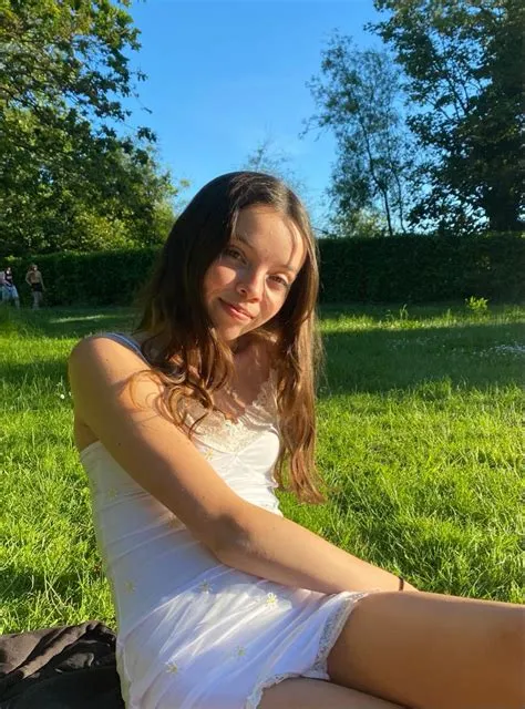 Pinterest | Flirty outfits, Short hair styles pixie, Young teens fashion