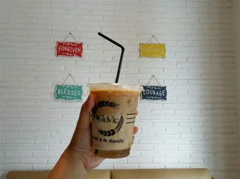 Glovic Bakery Jember; Toko Roti yang Berubah Jadi Cafe Cantik - Ngopi ...