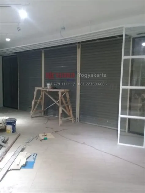 Pemasangan Pintu Rolling Door One Sheet Full Perforated di AleeyaBrands ...