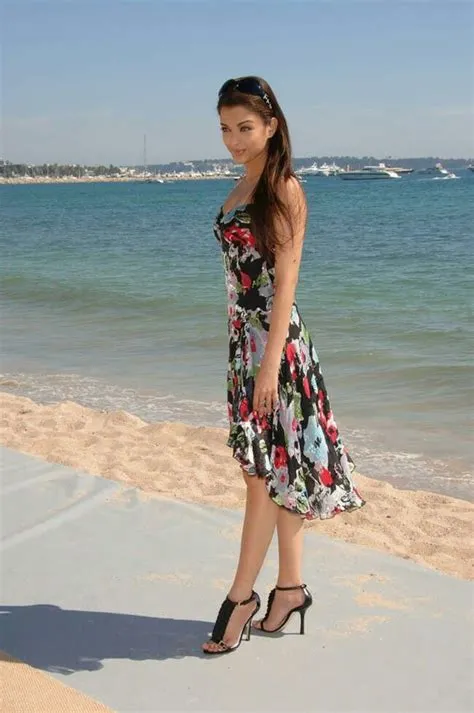 Aishwarya Rai | Vintage bollywood, Bollywood actress hot, Most ...