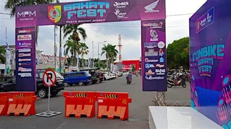 Malam Tahun Baru 2023, Sejumlah Titik Jalan Menuju Alun-alun Jember ...