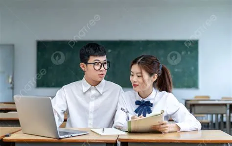 Fondo Estudiantes Universitarios Masculinos Y Femeninos Que Estudian ...